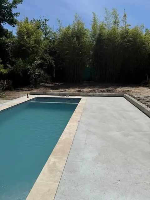 Piscine après aménagement